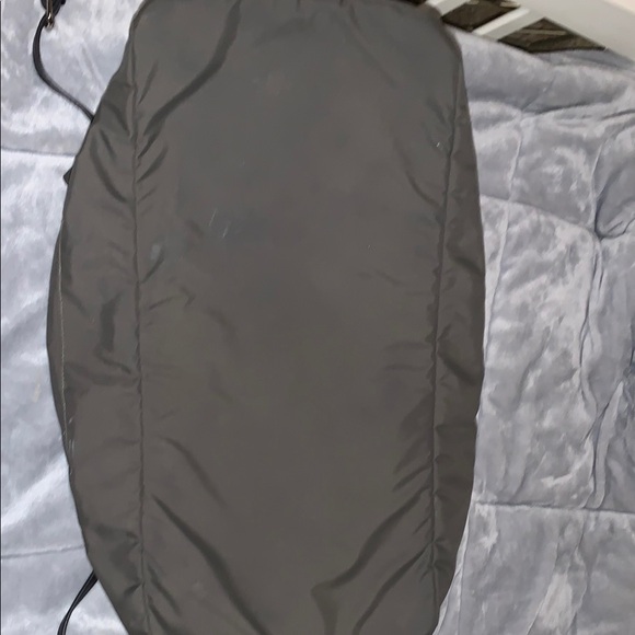 Lululemon green dufflebag vinyl with black leather handles 18in long - Picture 7 of 13